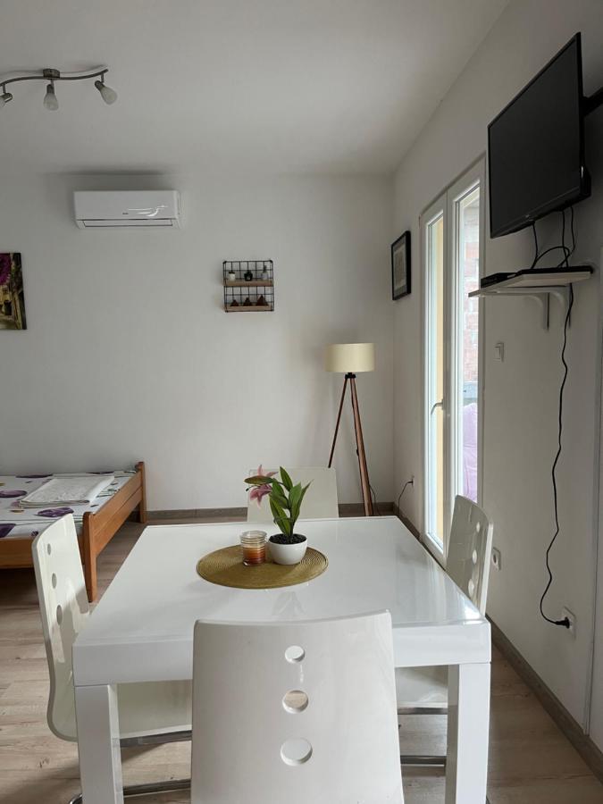 Apartman Iskra Bijela Exterior photo