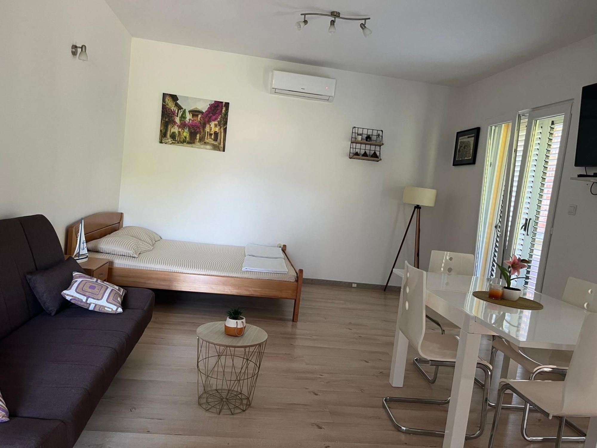 Apartman Iskra Bijela Exterior photo