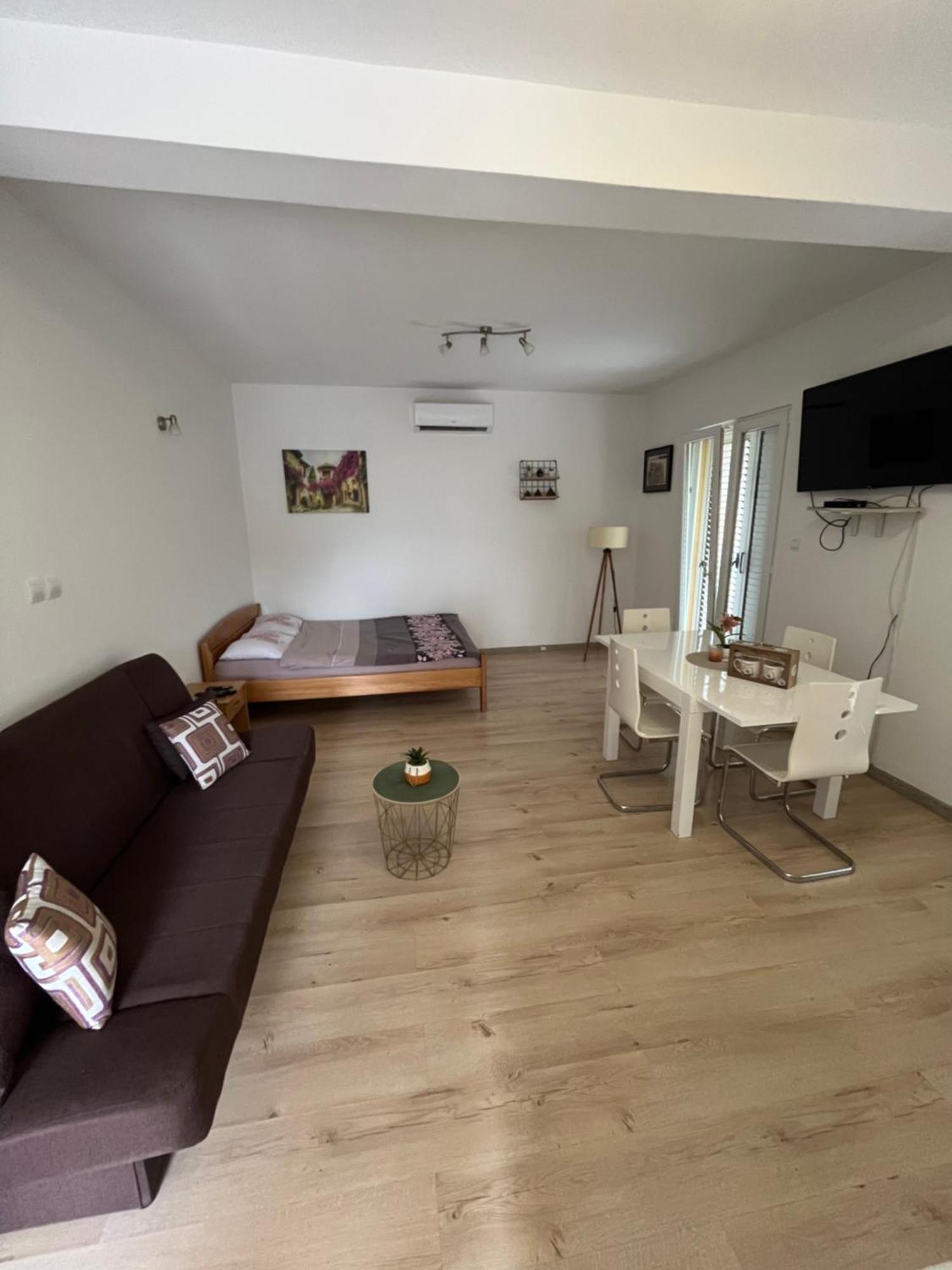 Apartman Iskra Bijela Exterior photo